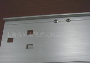 如何延緩金屬橋架的老化？